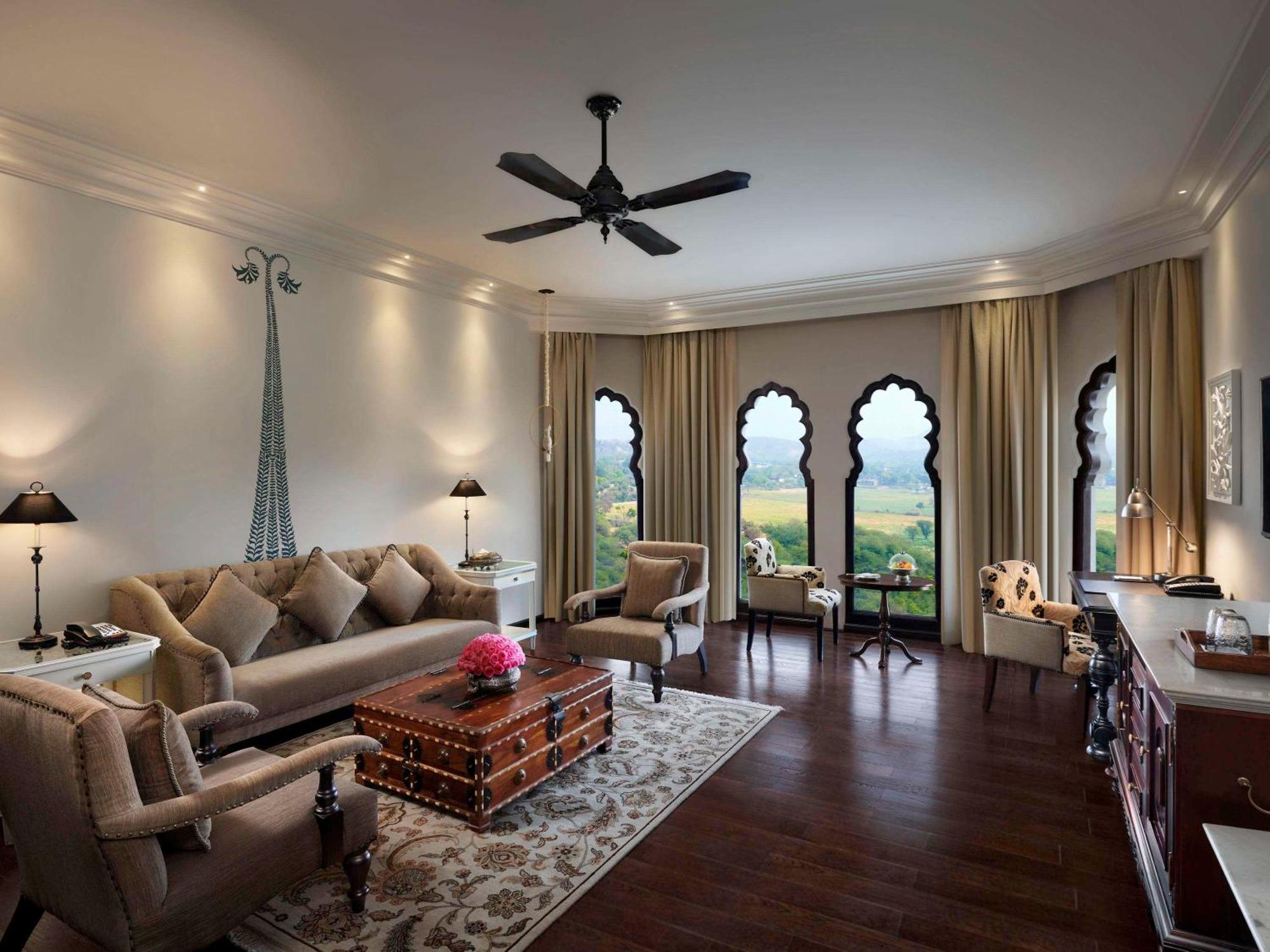 Fairmont Jaipur Hotel Ngoại thất bức ảnh A suite at The Oberoi, Gurgaon